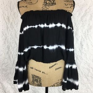 ELAN Tie Die Crop Top with Flared Sleeves O/S